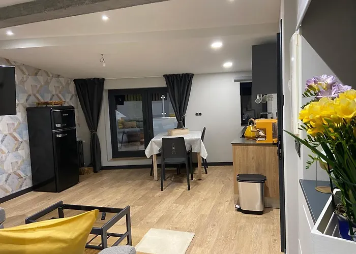 Siente Muralla Apartment Lugo